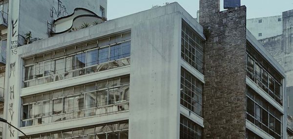 FAROL ACESO – A Reunião de Condomínio mais bacana que existe