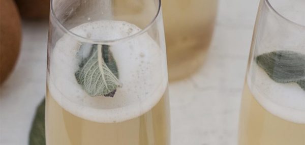 Drink com espumante, pera e sálvia | EAMR Drink da semana
