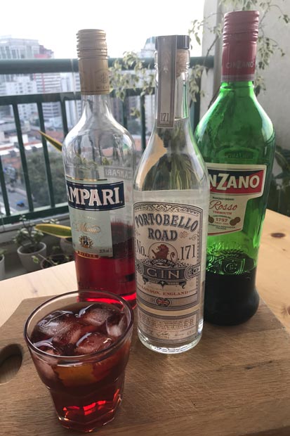 Aprenda a receita de Negroni, drink clássico com gin e vermute | EAMR