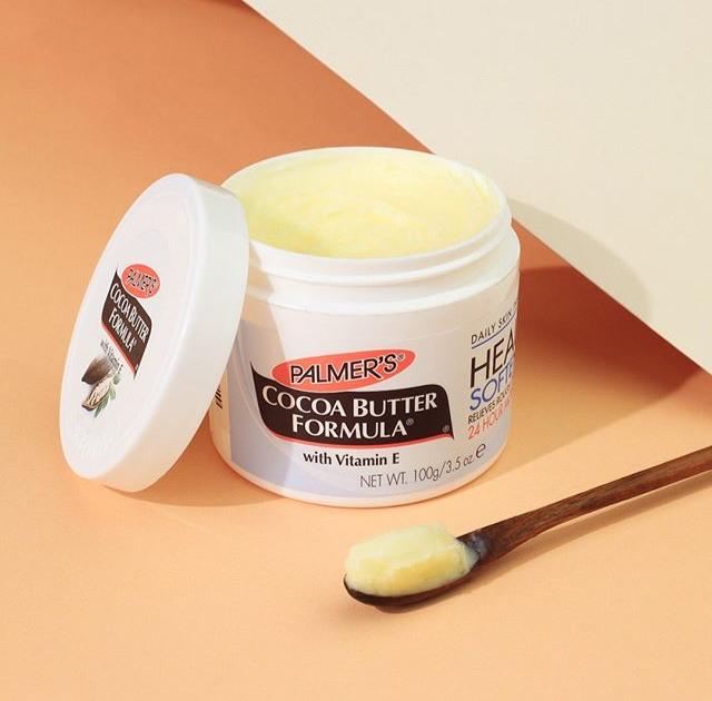 Pote de Manteiga de cacau Palmers com vitamina E, para proteger a pele no inverno